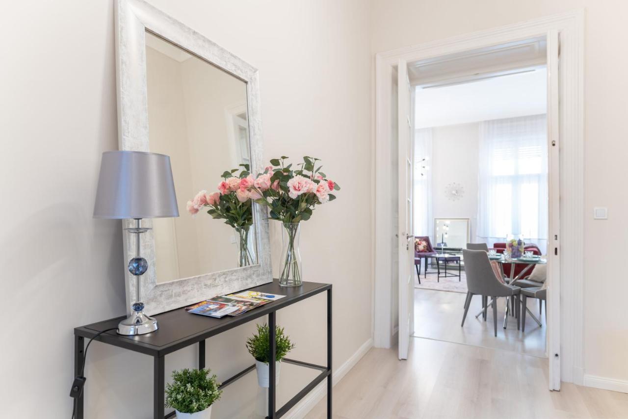 Milano Design Apartment City Center With Ac Budapest Exteriör bild
